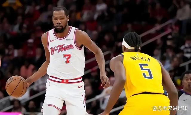 关于尼克斯惊险取胜公牛，杜兰特发挥出色成为得分王的信息